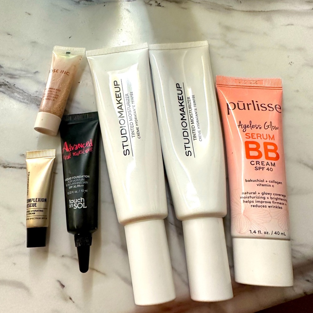 Light Tinted moisturizer foundations